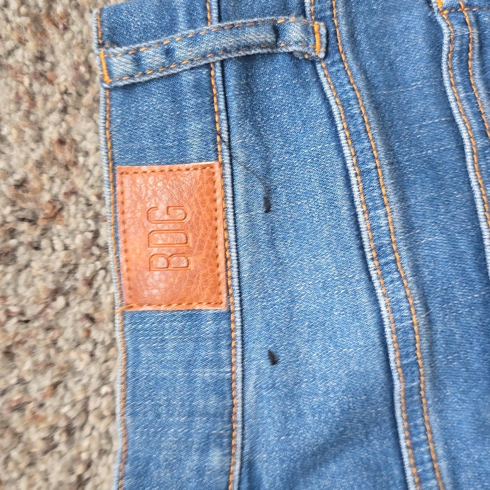 BDG Urban Outfitters Twig Mid Rise Jeans Split Hem Blue Denim Size 26 - Picture 7 of 7